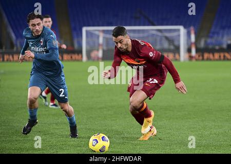 Luciano Rossi/ AS Roma/ LaPresse 28/02/2021 Roma (Italia) Sport Soccer Roma - Milan Football Championship League A Tim 2020 2021 Stadio Olimpico di Roma nella foto: Leonardo Spinazzola, Davide Calabria Foto Stock