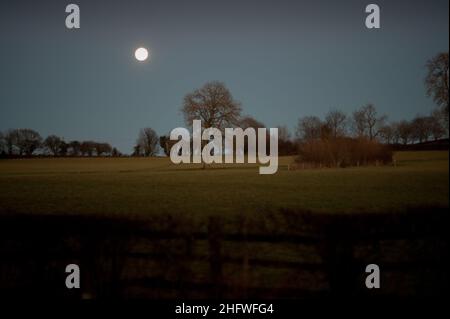 Full Moon Low Burton Masham Ripon North Yorkshire Inghilterra UK Foto Stock