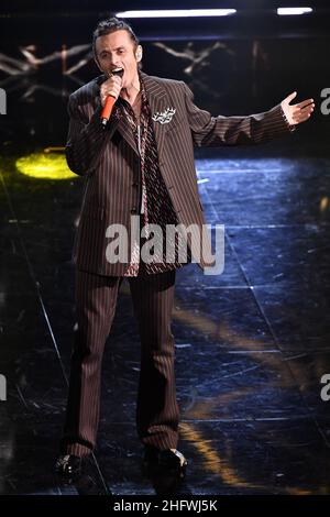 Matteo Rasero/LaPresse 05 marzo 2021 Sanremo, Italia intrattenimento Sanremo festival musicale 2021, quarta sera. Nella foto: Ghemon Foto Stock