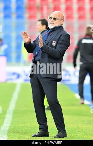 Foto Francesco Mazzitello/LaPresse07 marzo 2021 Crotone, Italia sport calco Crotone vs Torino- Campionato di calco Serie A TIM 2020/2021 - Stadio Ezio ScidaNella foto: Serse CosmiPhoto francesco mazzitello/LaPresse 07 marzo 2021 Crotone, Italia sport soccer Crotone vs Torino - Campionato Italiano Calcio League A TIM 2020/2021 - Ezio Scida StadiumIn the pic: Serse Cosmi Foto Stock