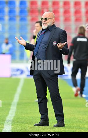 Foto Francesco Mazzitello/LaPresse07 marzo 2021 Crotone, Italia sport calco Crotone vs Torino- Campionato di calco Serie A TIM 2020/2021 - Stadio Ezio ScidaNella foto: Serse CosmiPhoto francesco mazzitello/LaPresse 07 marzo 2021 Crotone, Italia sport soccer Crotone vs Torino - Campionato Italiano Calcio League A TIM 2020/2021 - Ezio Scida StadiumIn the pic: Serse Cosmi Foto Stock