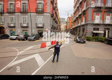 Alessandro Pone - LaPresse Napoli 08 marzo 2021 Cronaca A causa dell'evento dei contagio, la Campania ritorna in zona rossa. Nella zona rossa al centro di Napoli. Alessandro Pone LaPresse 08 marzo 2021 News Napoli a causa dell'aumento delle infezioni, la Campania torna nella zona rossa. Nella foto la zona rossa nel centro di Napoli. Foto Stock