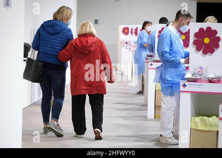 Mauro Scrobogna /LaPresse 20 marzo 2021 Roma, Italia News Coronavirus, emergenza sanitaria - Centro di vaccinazione Parco della Musica nella foto: Operazioni di vaccinazione presso il centro di vaccinazione del Parco della Musica Foto Stock