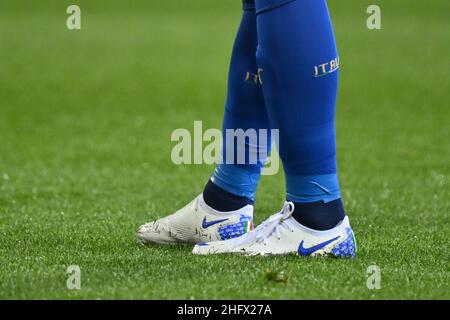 Massimo Paolone/LaPresse 25 marzo 2021 Parma, Italia sport soccer Italia vs Irlanda del Nord - Qualifiche europee FIFA World Cup Qatar 2022 - Stadio Ennio Tardini nella foto: Le scarpe di Leonardo Bonucci (Italia) Foto Stock