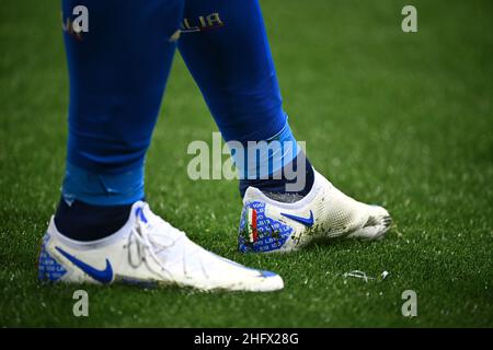 Massimo Paolone/LaPresse 25 marzo 2021 Parma, Italia sport soccer Italia vs Irlanda del Nord - Qualifiche europee FIFA World Cup Qatar 2022 - Stadio Ennio Tardini nella foto: Le scarpe di Leonardo Bonucci (Italia) Foto Stock