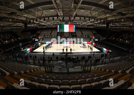 Massimo Paolone/LaPresse 28 marzo 2021 Bologna, Italia sport basket Virtus Bologna vs Fortitudo Bologna - LBA Serie A UnipolSai - Virtus Arena nella foto: Line up Foto Stock