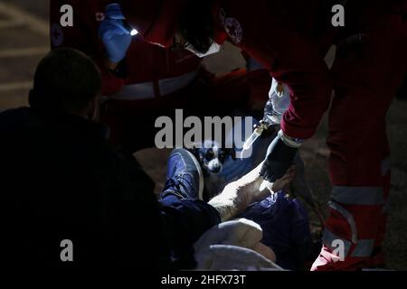 Cecilia Fabiano/LaPresse Aprile 09, 2021 Roma (Italia) News : Via della Croce Rossa il personale medico nel Pic : Nurse Tina con il suo staff tratta i senzatetto per le strade di Roma Foto Stock