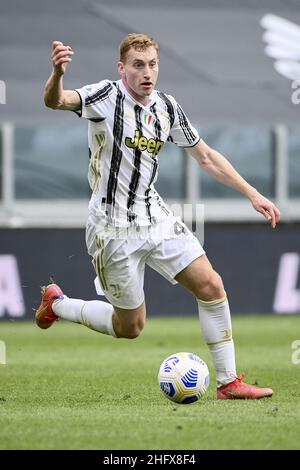 Marco Alpozzi/LaPresse 11 aprile 2021 Torino, Italia sport soccer Juventus vs Genova - Campionato Italiano Calcio League A TIM 2020/2021 - Stadio Allianz nella foto: Dejan Kulusevski (Juventus F.C.); Foto Stock