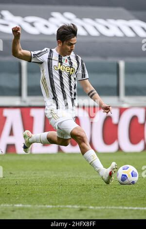 Marco Alpozzi/LaPresse 11 aprile 2021 Torino, Italia sport soccer Juventus vs Genova - Campionato Italiano Calcio League A TIM 2020/2021 - Stadio Allianz nella foto: Paulo Dybala (Juventus F.C.); Foto Stock