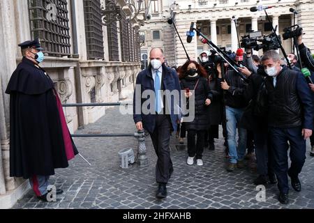 Mauro Scrobogna /LaPresse 16 aprile 2021&#xa0; Roma, Italia Politica Palazzo Chigi - Governo - ripresa nella foto: La delegazione del Partito democratico PD con Enrico letta, si reca ad un incontro con il Presidente Draghi sul tema del recupero e della riapertura Foto Stock