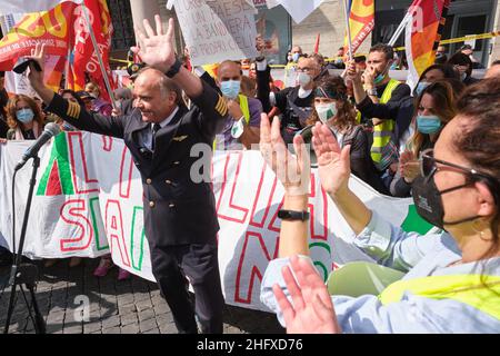 Mauro Scrobogna /LaPresse 21 aprile 2021 Roma, Italia News Alitalia - protesta dimostrativa nella foto: Momenti di manifestazione dei lavoratori Alitalia contro la chiusura della storica compagnia aerea italiana Foto Stock