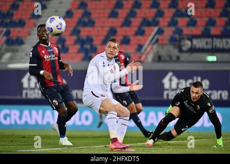 Massimo Paolone/LaPresse 21 aprile 2021 Bologna, Italia sport soccer Bologna vs Torino - Campionato Italiano Calcio League A TIM 2020/2021 - Stadio Renato Dall'Ara nella foto: Andrea Belotti (Torino Football Club) è disperato Foto Stock