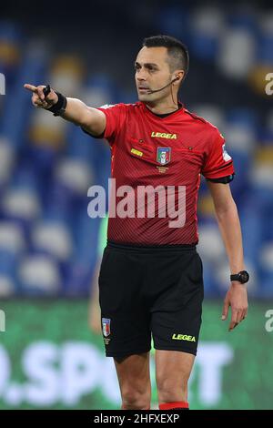 Alessandro Garofalo/LaPresse 22 aprile 2021 Napoli, Italia sport soccer Napoli vs Lazio - Campionato Italiano Calcio League A TIM 2020/2021 - Stadio Diego Armando Maradona. Nella foto: Arbitro Marco di bello Foto Stock