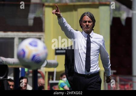 Alessandro Garofalo/LaPresse 25 aprile 2021 Benevento, Italia sport soccer Benevento vs Udinese - Campionato Italiano Calcio League A TIM 2020/2021 - Stadio Vigorito. Nella foto: Filippo Inzaghi allenatore (Benevento Calcio) Foto Stock