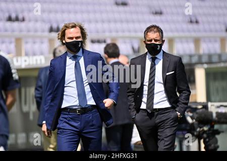 Massimo Paolone/LaPresse 25 aprile 2021 Firenze, Italia sport soccer Fiorentina vs Juventus - Campionato Italiano Calcio League A TIM 2020/2021 - Stadio Artemio Franchi nella foto: Pavel Nedved (Juventus F.C.) e Fabio Paratici (Juventus F.C.) durante il riscaldamento della Juventus Foto Stock