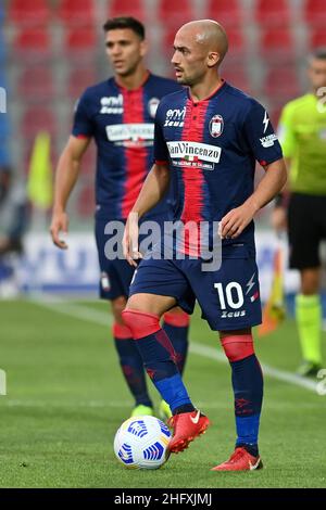 Francesco Mazzitello/LaPresse Maggio 01, 2021 Crotone, Italia sport calciatore Crotone vs Inter - Campionato Italiano Calcio a TIM 2020/2021 - Stadio Ezio Scida nella foto: Foto Stock