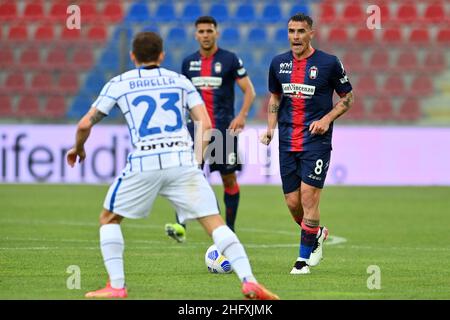 Francesco Mazzitello/LaPresse Maggio 01, 2021 Crotone, Italia sport calciatore Crotone vs Inter - Campionato Italiano Calcio a TIM 2020/2021 - Stadio Ezio Scida nella foto: Foto Stock