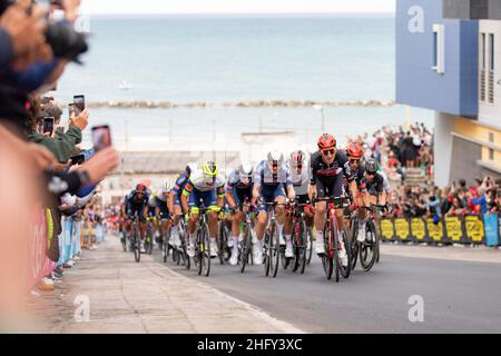 Alessandro Bremec/LaPresse 14 maggio 2021 Italia Sport Cycling giro d'Italia 2021 - edizione 104th - Stage 7 - da Notaresco a Termoli nella foto: Un momento di gara Foto Stock