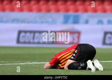 Alessandro Garofalo/LaPresse 16 maggio 2021 Benevento, Italia sport soccer Benevento vs Crotone - Campionato Italiano Calcio League A TIM 2020/2021 - Stadio Vigorito. Nella foto: Kamil Glick Benevento Foto Stock