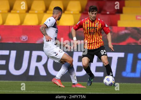 Alessandro Garofalo/LaPresse 16 maggio 2021 Benevento, Italia sport soccer Benevento vs Crotone - Campionato Italiano Calcio League A TIM 2020/2021 - Stadio Vigorito. Nella foto: Federico Barba Benevento Foto Stock