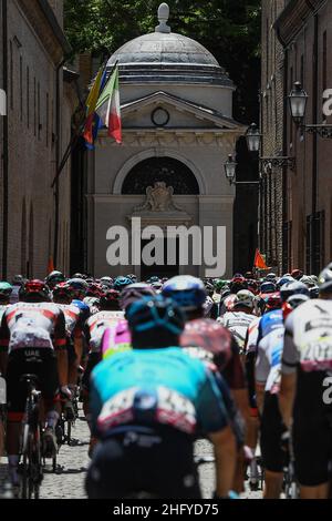 Marco Alpozzi/LaPresse 21 maggio 2021 Ravenna, Italia Sport Cycling giro d'Italia 2021 - edizione 104th - Stage 13 - da Ravenna a Verona nella foto: Gara di partenza Foto Stock