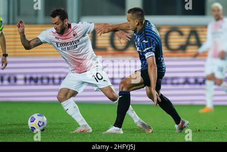 LaPresse - Spada Maggio 23 , 2021 Bergamo ( Italia ) Sport Soccer A.C. Milano- Stagione 2020-2021 - Serie A Atalanta vs Milano nella foto: Hakan Calhanoglu Foto Stock