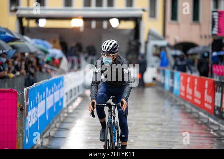 Alessandro Bremec/LaPresse 24 maggio 2021 Italia Sport Cycling giro d'Italia 2021 - edizione 104th - Stage 16 - da Sacile a Cortina D'Ampezzo nella foto: Un momento prima del via Foto Stock