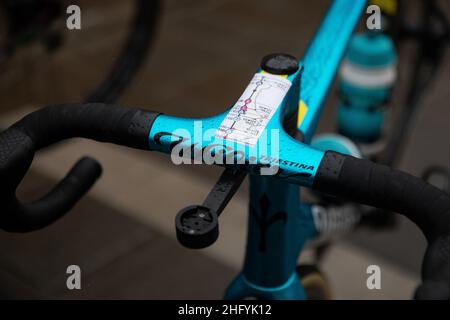 Alessandro Bremec/LaPresse 24 maggio 2021 Italia Sport Cycling giro d'Italia 2021 - edizione 104th - Stage 16 - da Sacile a Cortina D'Ampezzo nella foto: Un momento prima del via Foto Stock