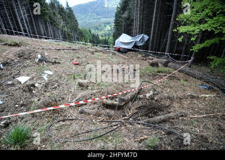 Foto Piero Crociatti / LaPresse 26/05/21 - Stresa, Italia News incidente funivia Stresa-Mottarone nella foto: Vista generale del luogo dell’incidente della funivia Stresa-Mottarone Foto Piero Crociatti / LaPresse 26/05/21 - Stresa, Italia News Cable car disaster site in the photo: Una visione generale del sito del disastro della funivia che ha ucciso 14 persone la domenica Foto Stock