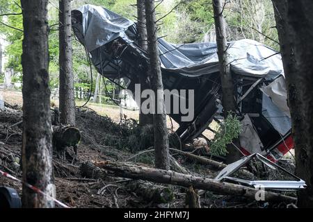 Foto Piero Crociatti / LaPresse 26/05/21 - Stresa, Italia News incidente funivia Stresa-Mottarone nella foto: Vista generale del luogo dell’incidente della funivia Stresa-Mottarone Foto Piero Crociatti / LaPresse 26/05/21 - Stresa, Italia News Cable car disaster site in the photo: Una visione generale del sito del disastro della funivia che ha ucciso 14 persone la domenica Foto Stock