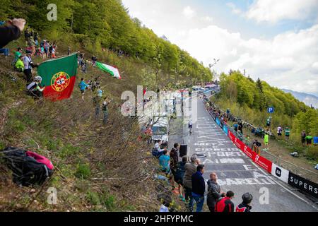 Alessandro Bremec/LaPresse 28 maggio 2021 Italia Sport Cycling giro d'Italia 2021 - edizione 104th - Stage 19 - da Abbiategrasso ad Alpe di Mera nella foto: Arrivo Foto Stock