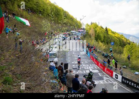 Alessandro Bremec/LaPresse 28 maggio 2021 Italia Sport Cycling giro d'Italia 2021 - edizione 104th - Stage 19 - da Abbiategrasso ad Alpe di Mera nella foto: Arrivo Foto Stock