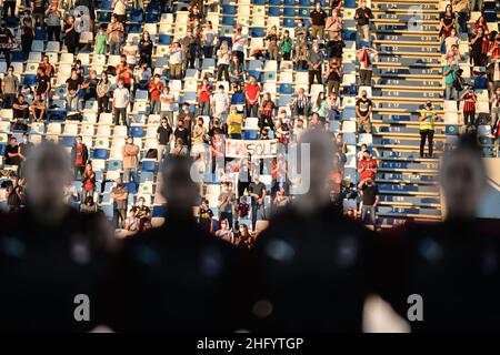 Claudio Furlan/LaPresse 30 maggio 2021 Reggio Emilia, Italia Sport Soccer Donne Coppa Italia finale Milano vs Roma nella foto: Tifosi Foto Stock