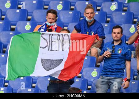 Alfredo Falcone - LaPresse 11/06/2021 Roma (Italia) Sport Soccer Turchia - Italia Campionato europeo di Calcio - Stadio Olimpico di Roma nel pic:tifosi Foto Stock