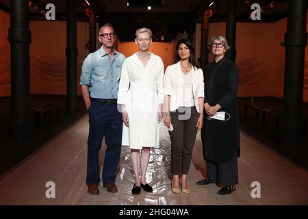 Cecilia Fabiano/ LaPresse Giugno 24 , 2021 Roma News : Presentazione della manifestazione Embodng Pasolini al Mattatoio con Tilda Swinton e Olivier Saillard nella foto : Tilda Swinton , Olivier Saillard , Virginia raggi , Clara Tosi Pamphili Foto Stock