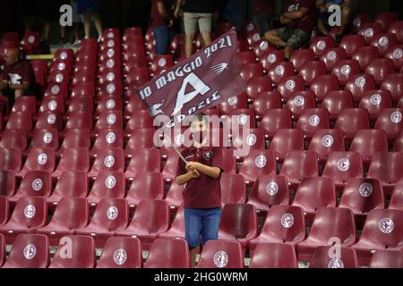 Alessandro Garofalo/LaPresse 16 agosto 2021 Salerno, Italia sport soccer Salernitana vs Reggina- Coppa Italia 2021/2022 - Stadio Arechi nella foto: Tifosi Foto Stock