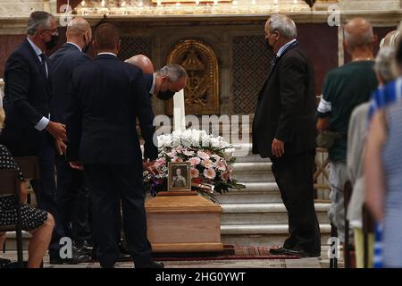 Foto Cecilia Fabiano/ LaPresse 23 Agosto 2021 Roma (Italia) Cronaca : funerali di Nicoletta Orsomando presso la basilica di Santa Maria in Trastevere nella Foto : la cerimonia Foto Cecilia Fabiano/ LaPresse Agosto 23 , 2021 Roma (Italia) Notizie : Nicoletta Orsomando funerale nel Pic : la cerimonia Foto Stock