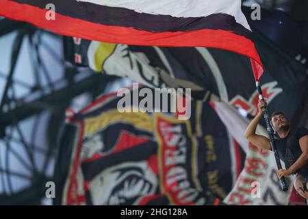 Spada/LaPresse Agosto 29 , 2021 - Milano,Italia Sport, Calcio AC Milano vs Cagliari - Campionato Italiano Serie A Calcio 2021/2022 - San Sirostate nella foto: milanesi sostenitori Foto Stock
