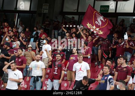 Alessandro Garofalo/LaPresse 29 agosto 2021 Salerno, Italia sport soccer Salernitana vs Roma - Campionato Italiano Serie A Calcio 2021/2022 - Stadio Arechi. Nella foto: Sostenitori di Saleritana Foto Stock