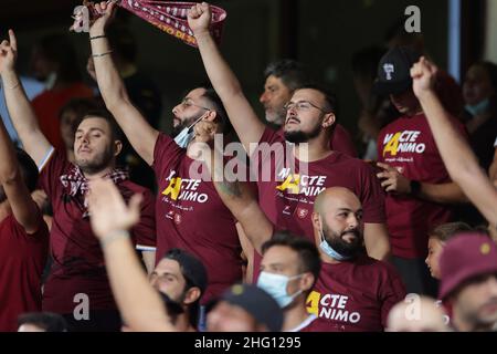 Alessandro Garofalo/LaPresse 29 agosto 2021 Salerno, Italia sport soccer Salernitana vs Roma - Campionato Italiano Serie A Calcio 2021/2022 - Stadio Arechi. Nella foto: Sostenitori di Saleritana Foto Stock