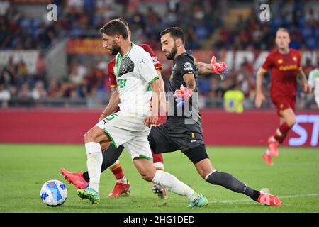 Foto Alfredo Falcone / LaPresse11 Settembre 2021 Roma, ItaliaSport CalcioRoma - Sassuolo - Campionato di Calcio Serie A 2021/2022 - Stadio Olimpico di RomaNella foto: domenico berardi gianluca mancini rui pattricioPhoto Alfredo Falcone / LaPresseSettembre 12, 2021 Roma, ItalySport SoccerRoma - Sassuolo - Campionato Italiano di Calcio Lega A 2021/2022 - Stadio Olimpico di RomeIn la foto: domenico berardi gianluca mancini rui patricio Foto Stock