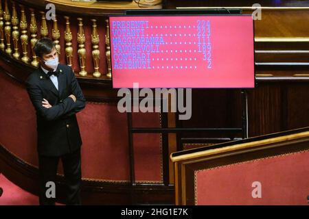 Mauro Scrobogna /LaPresse 15 settembre 2021&#xa0; Roma, Italia Senato - DL Green pass nella foto: Board con il risultato del voto di fiducia sulla conversione del greenpass DL Foto Stock