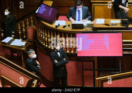 Mauro Scrobogna /LaPresse 15 settembre 2021&#xa0; Roma, Italia Senato - DL Green pass nella foto: Board con il risultato del voto di fiducia sulla conversione del greenpass DL Foto Stock