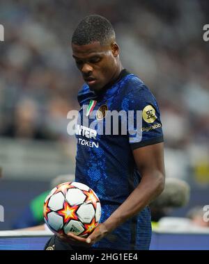 Spada/LaPresse Settembre 15 , 2021 - Milano, Italia Sport, Calcio Inter vs Real Madrid - UEFA Champions League 2021/2022 - palcoscenico di gruppo Stadio San Siro nella foto: Denzel Dumfries Foto Stock