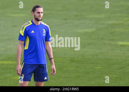 LaPresse - Fabio Ferrari 28 settembre 2021 Torino, Italia sport soccer sessione di allenamento della Juventus FC prima della partita Juventus FC vs Chelsea - UEFA Champions League 2021/2022 - fase di gruppo - Gruppo H - 2/6 - Stadio Allianz. Nella foto:Rabiot Foto Stock