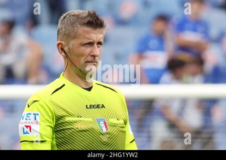 Foto Tano Pecoraro/LaPresse 03 Ottobre 2021 - Genova, Italia Sport, Calcio Sampdoria vs Udinese - Campionato italiano di calcio Serie A TIM 2021/2022 - Stadio Luigi Ferraris nella foto: Orsato Photo Tano Pecoraro/LaPresse 03 ottobre 2021 - Genova, Italia Sport, Calcio Sampdoria vs Udinese - Campionato Italiano Serie A 2021/2022 - Stadio Luigi Ferraris nella foto: Orsato Foto Stock
