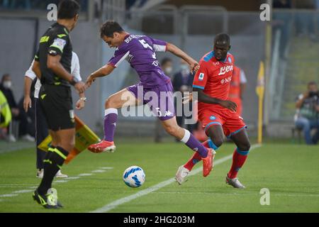 Foto Alfredo Falcone / LaPresse 03 Ottobre 2021 Firenze, Italia Sport Calcio Fiorentina - Napoli - Campionato di Calcio Serie A 2021/2022 - Stadio Artemio Franchi di Firenze nella foto: bonaventura koulibaly Foto Alfredo Falcone / LaPresse 03 ottobre 2021 Firenze, Italia Sport Soccer Fiorentina - Napoli - Campionato Italiano di Calcio Lega A 2021/2022 - Stadio Artemio Franchi di Firenze nella foto: bonaventura koulibaly Foto Stock