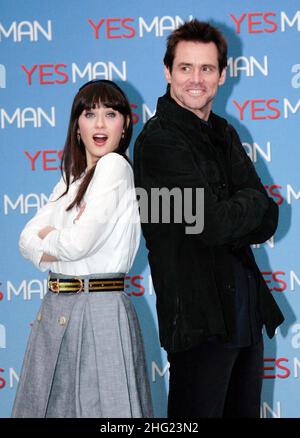 Zooey Deschanel e Jim Carrey partecipano alla fotocellula 'Yes Man' a Roma. Foto Stock