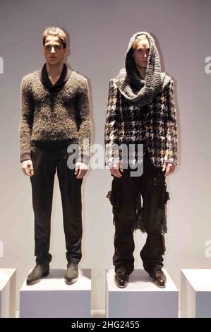 Modelli sulla passerella indossano i disegni di Byblos durante la settimana della Moda Autunno/Inverno 2010 di Milano.