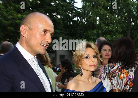 Alfonso Signorini e Marina Berlusconi in festa per la rivista Grazia a villa Necchi Campiglio, Milano Foto Stock